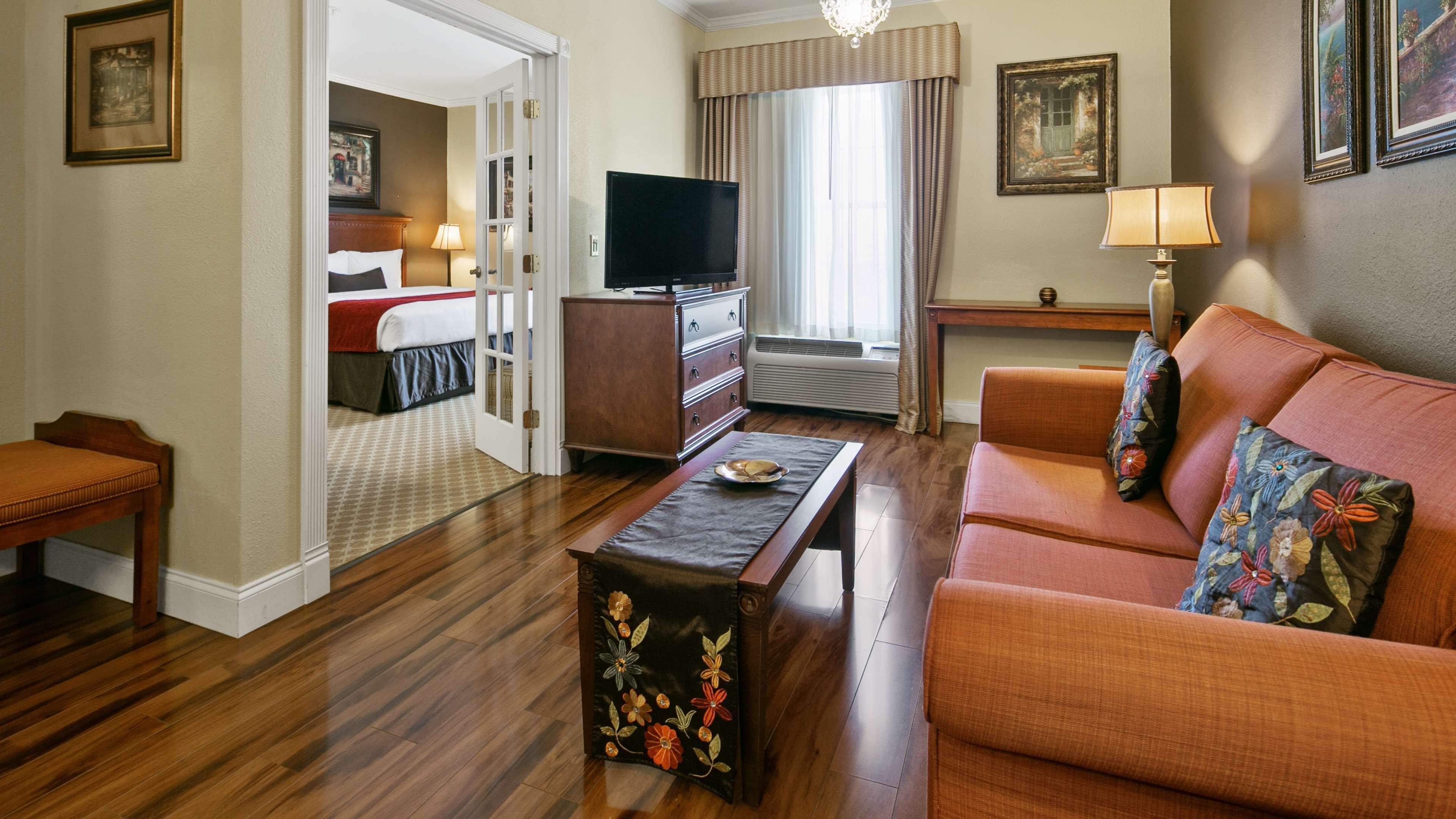 Best Western Plus Georgetown Inn & Suites Exterior photo